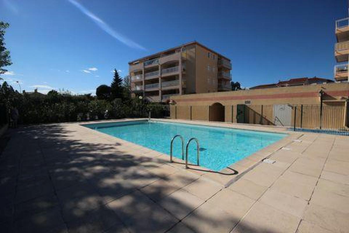 Apartamento com 2 quartos em condomínio em Frejus, France N.º 8127