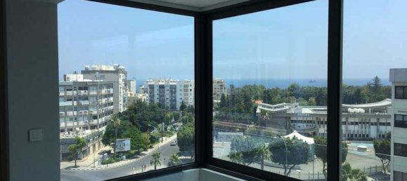 3 bedrooms Apartment in Limassol, Cyprus No. 11918 6