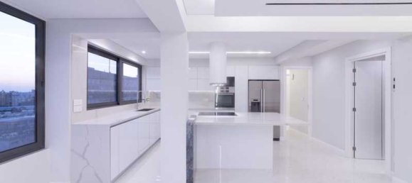 3 bedrooms Apartment in Limassol, Cyprus No. 11918 2