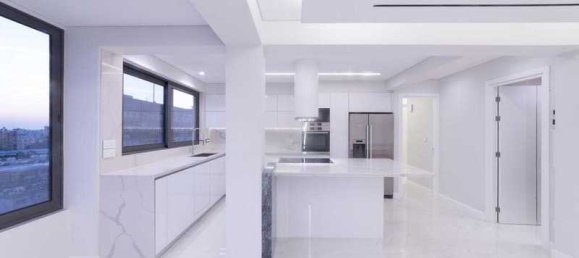 3 bedrooms Apartment in Limassol, Cyprus No. 11918 5