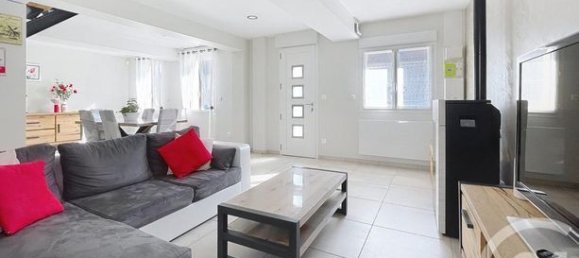 Casa de 3 dormitorios en Coudun, France No. 310261 4