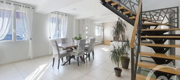 Casa de 3 dormitorios en Coudun, France No. 310261 3