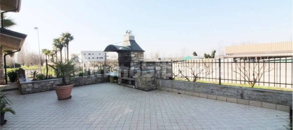 3 rooms Warehouse in Pontirolo Nuovo, Italy No. 52418 50