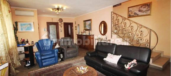 3 rooms Warehouse in Pontirolo Nuovo, Italy No. 52418 2