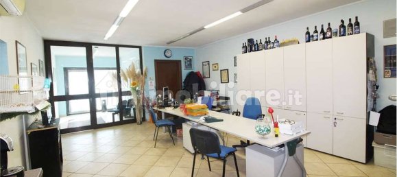 3 rooms Warehouse in Pontirolo Nuovo, Italy No. 52418 33