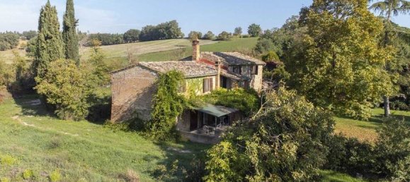 4 bedrooms House in Foiano della Chiana, Italy No. 228515 7