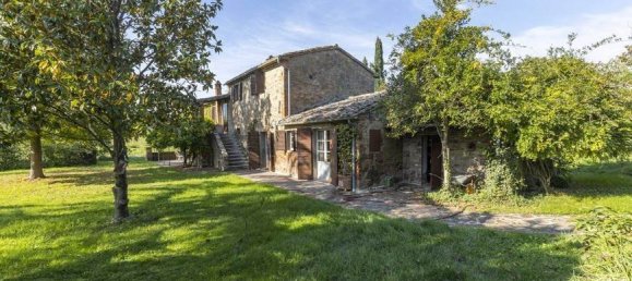 4 bedrooms House in Foiano della Chiana, Italy No. 228515 3