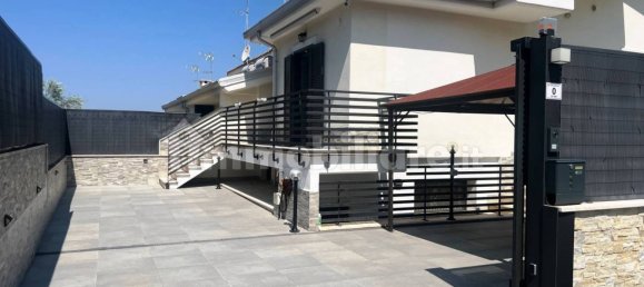 3 bedrooms Villa in Guidonia Montecelio, Italy No. 375263 3