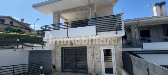 3 bedrooms Villa in Guidonia Montecelio, Italy No. 375263 16