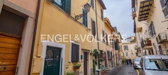 2 rooms Apartment in Castel Gandolfo, Italy No. 127804 11