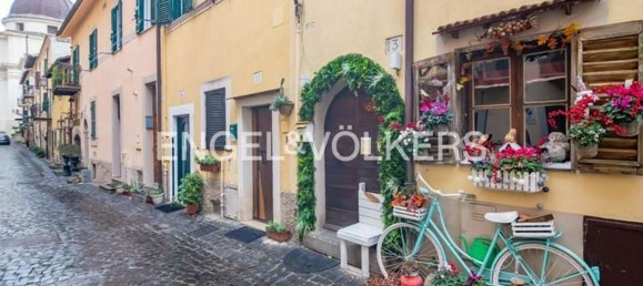 2 rooms Apartment in Castel Gandolfo, Italy No. 127804 6