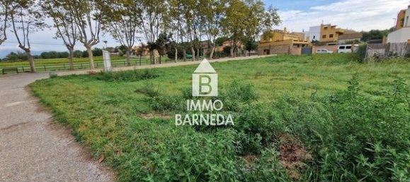 561m² Land in Garriguella, Spain No. 73547 3