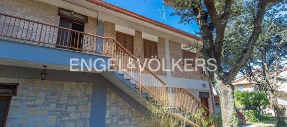 5 chambres Villa à Genzano di Roma, Italy No. 104688 3