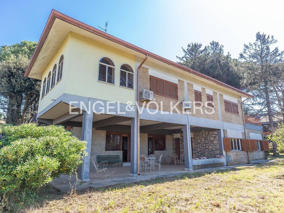 5 chambres Villa à Genzano di Roma, Italy No. 104688