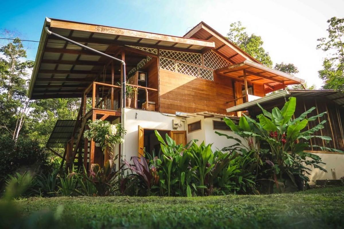 5 bedrooms House in Limon, Costa Rica No. 694