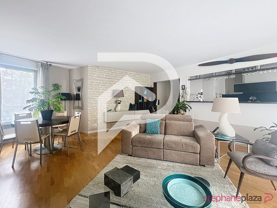 2 Schlafzimmer Wohnung in Suresnes, France, Nr. 122998