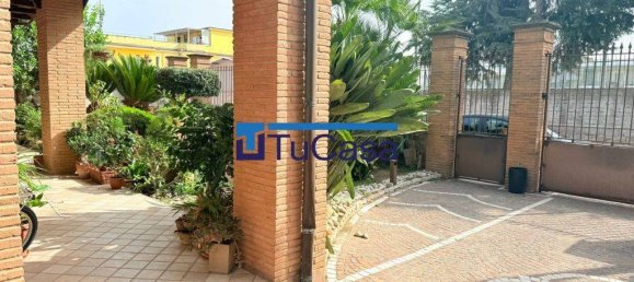 3 bedrooms Apartment in Parete, Italy No. 330223 2