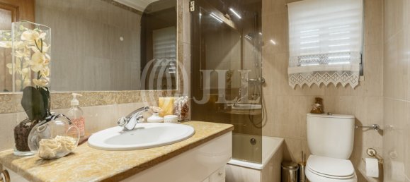 5 bedrooms Villa in Cascais, Portugal No. 106093 3