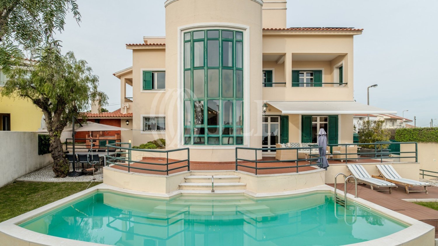 5 bedrooms Villa in Cascais, Portugal No. 106093