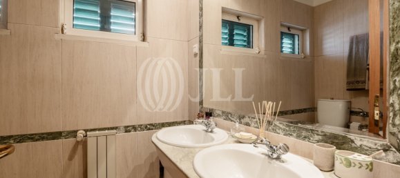 5 bedrooms Villa in Cascais, Portugal No. 106093 14