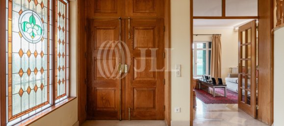 5 bedrooms Villa in Cascais, Portugal No. 106093 18