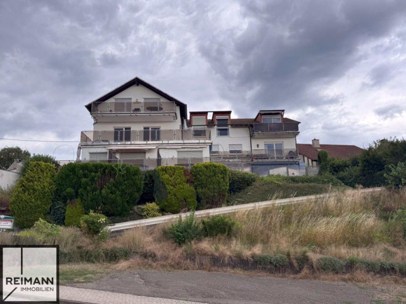 Здание с 10 комнатами в Майен-Кобленц, Германия № 270531