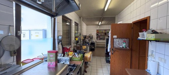 Здание с 10 комнатами в Майен-Кобленц, Германия № 270531 3