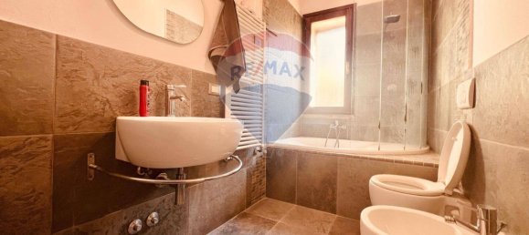 3 bedrooms House in Cecina, Italy No. 371667 6