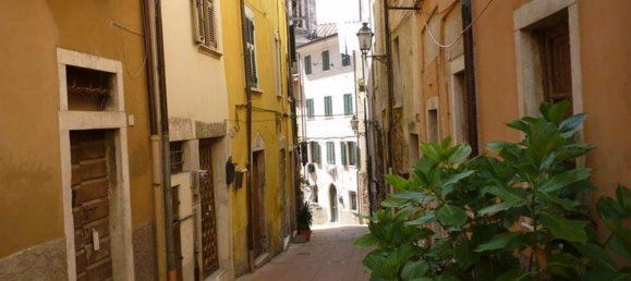 2غرفة شقة في Carrara, Italy رقم 38376 8