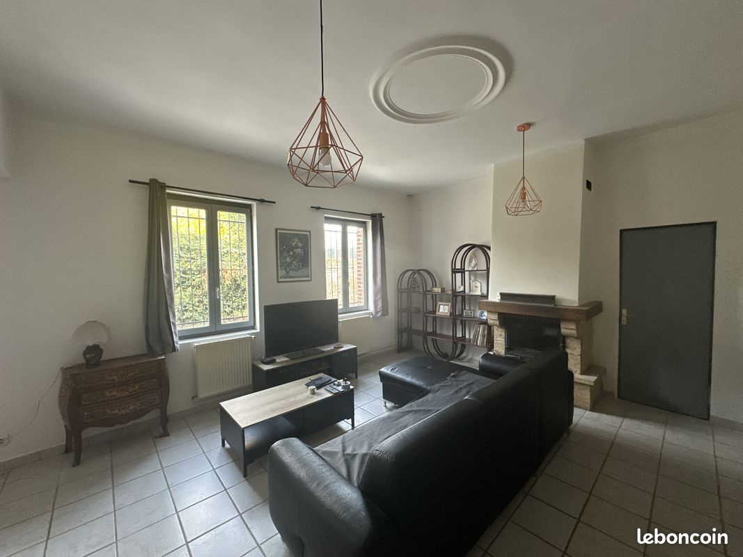 3 bedrooms House in Roucourt, France No. 160866