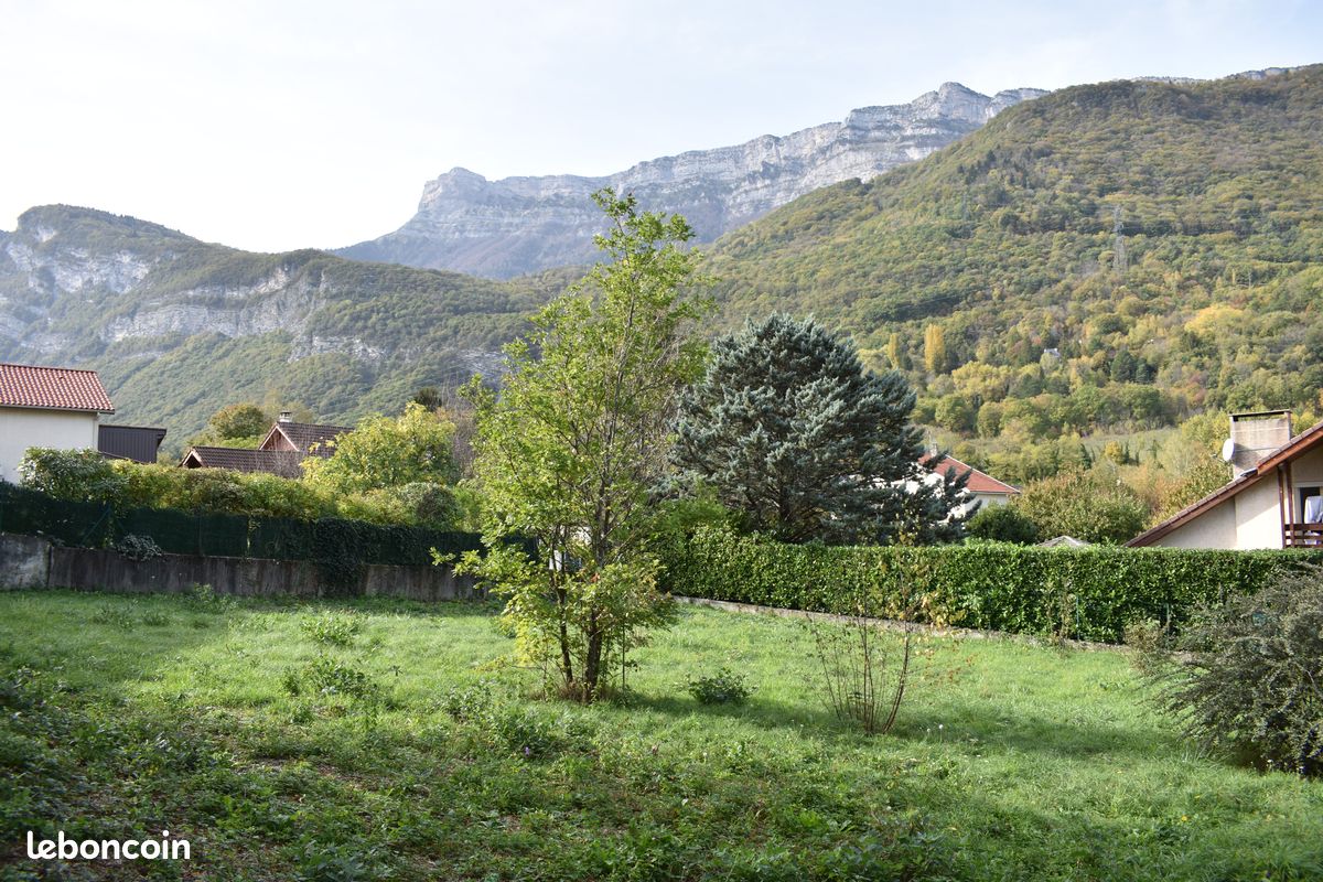  Land in Claix, France No. 288364