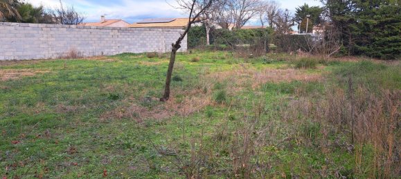 702m² Land in Fleury, France No. 117735 5