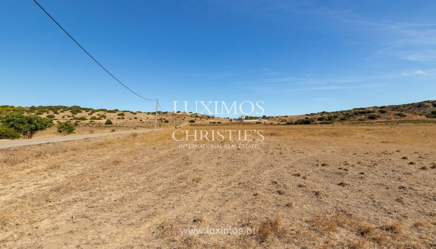 Terreno en Luz, Portugal 188920 m² No. 78116