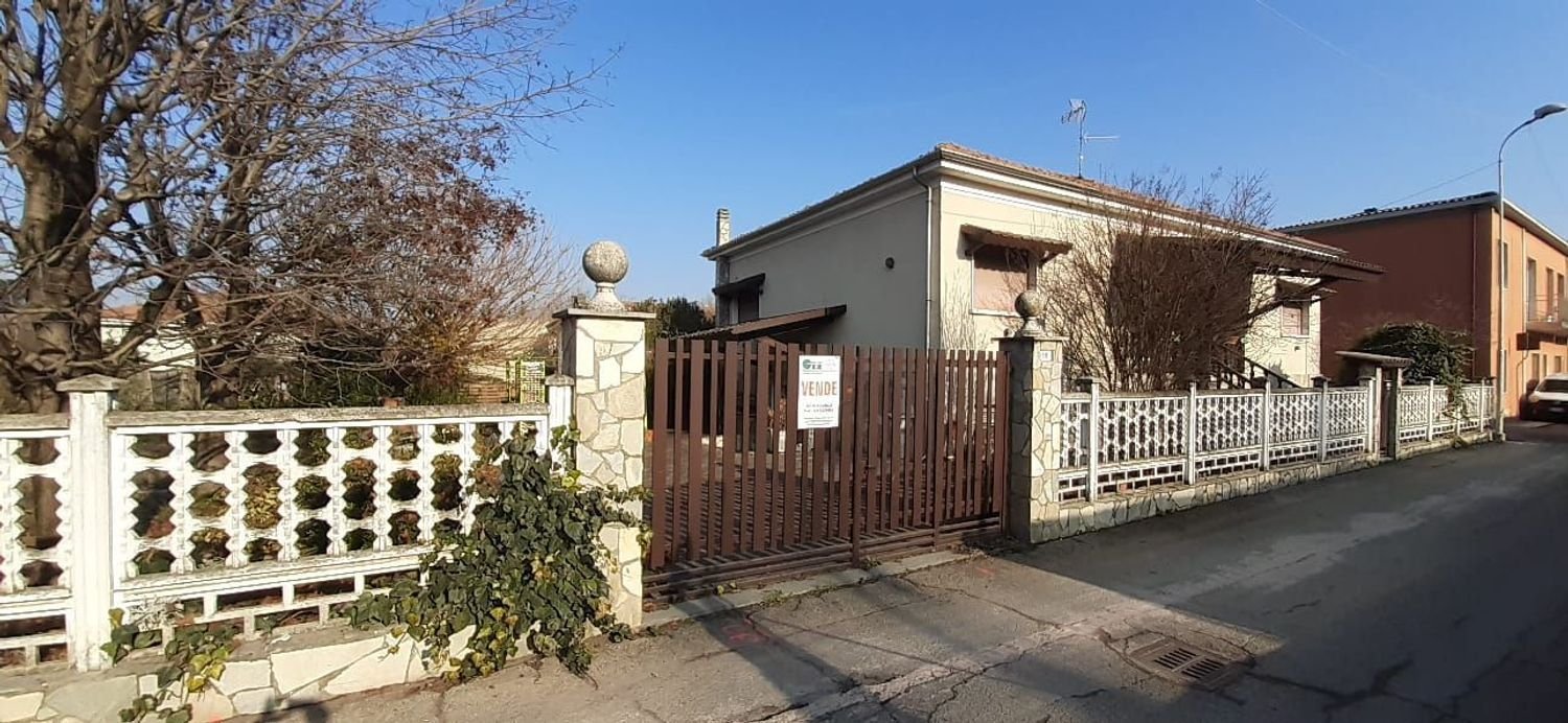 Вилла с 4 комнатами в Лунгавилла, Италия № 190242