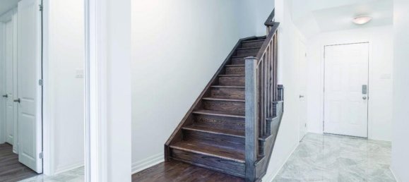 4 bedrooms House in Oakville, Canada No. 380 6