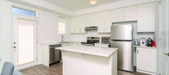 4 bedrooms House in Oakville, Canada No. 380 8