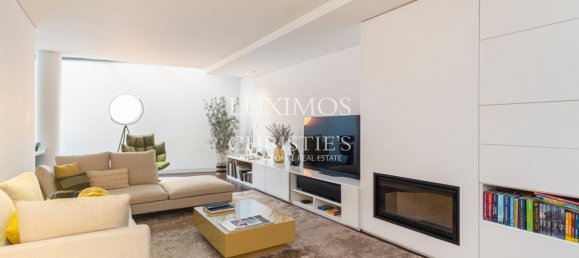 3 bedrooms Villa in Porto, Portugal No. 107253 2
