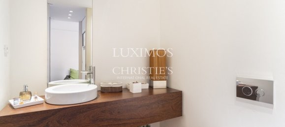 3 bedrooms Villa in Porto, Portugal No. 107253 8