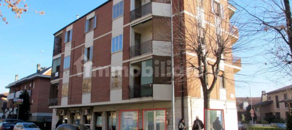 2 rooms Commercial property in Modena, Italy No. 254534 2