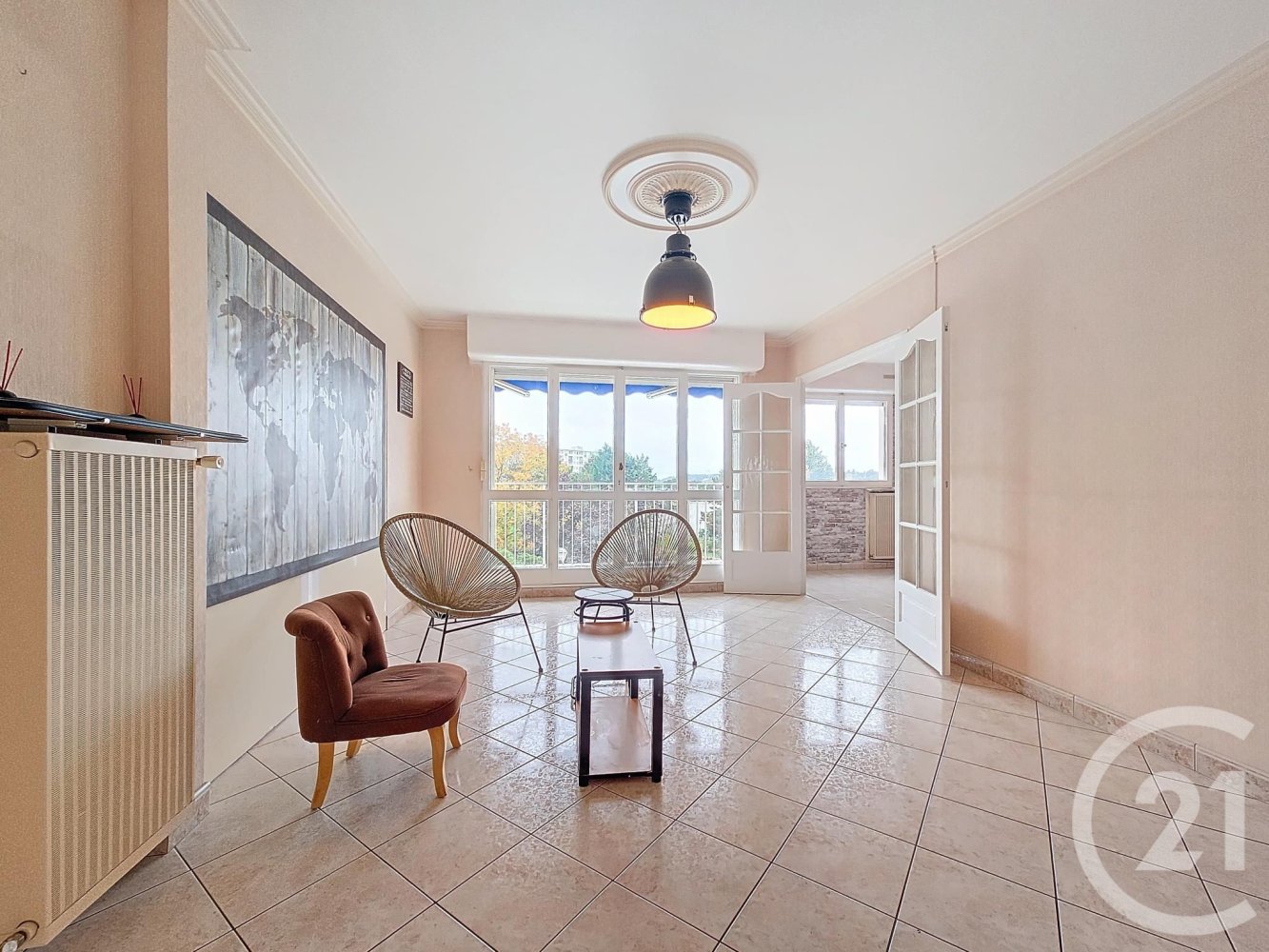 Apartamento de 3 dormitorios en Tours, France No. 226605