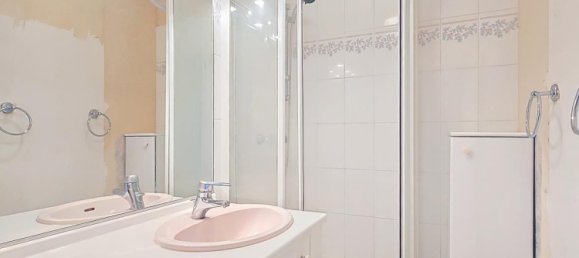 Apartamento de 3 dormitorios en Tours, France No. 226605 8