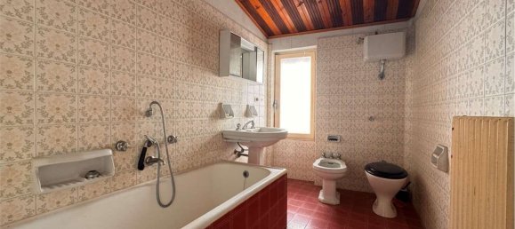 5 rooms House in Rezzo, Italy No. 136549 13