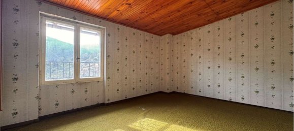 5 rooms House in Rezzo, Italy No. 136549 9