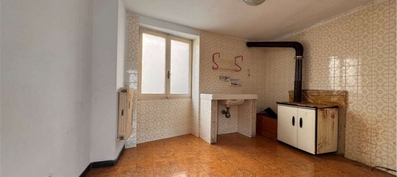 5 rooms House in Rezzo, Italy No. 136549 33