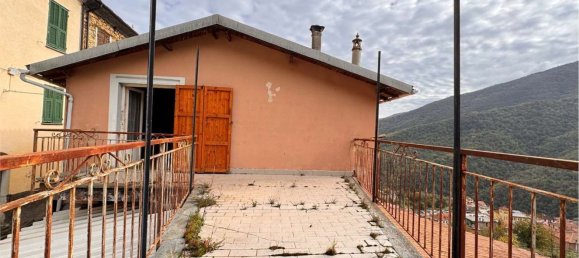 5 rooms House in Rezzo, Italy No. 136549 18