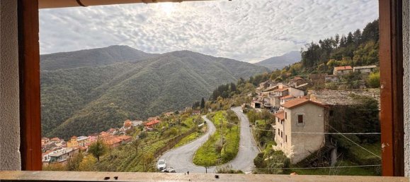 5 rooms House in Rezzo, Italy No. 136549 10