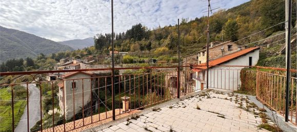 5 rooms House in Rezzo, Italy No. 136549 40