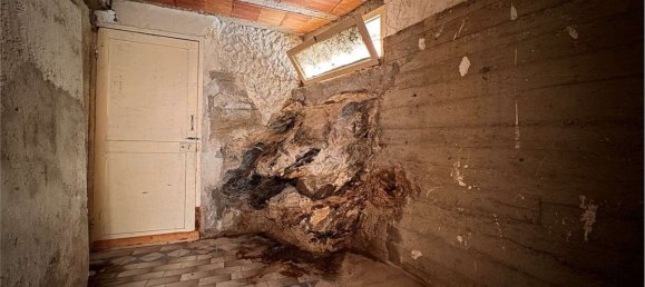 5 rooms House in Rezzo, Italy No. 136549 23