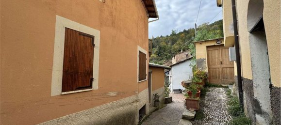 5 rooms House in Rezzo, Italy No. 136549 43