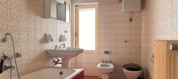 5 rooms House in Rezzo, Italy No. 136549 12